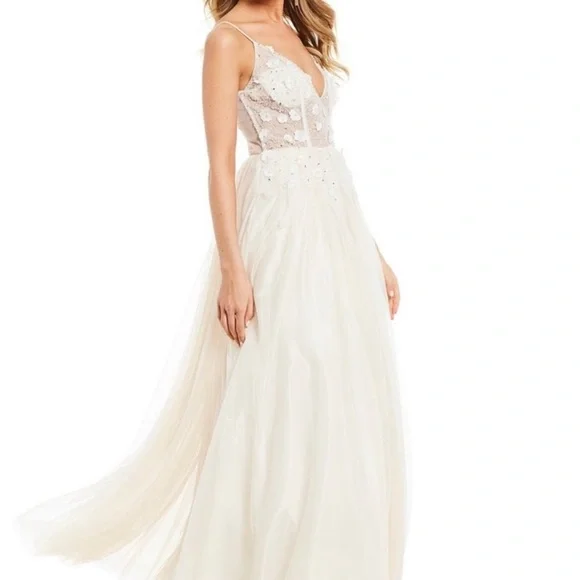 Gianni Bini Ivory Lace Prom Dress Size 3 - Picture 5 of 8